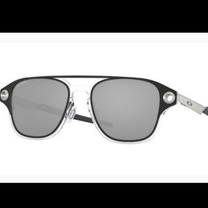 Oakley coldfuse sunglasses like new